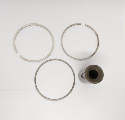 PISTON WITH PIN