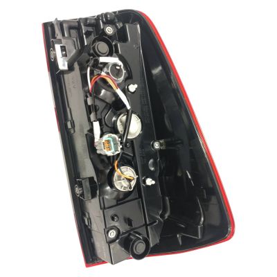 FARO TRASERO DER NISSAN NP300 19-