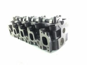 COMPLETE CYLINDER HEAD TOYOTA 3L
