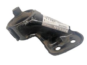 ENGINE MOUNTING