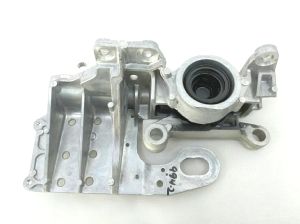 ENGINE MOUNTING