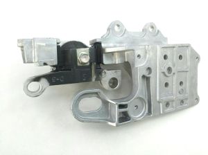 ENGINE MOUNTING