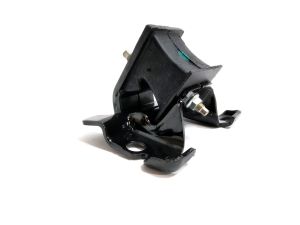 ENGINE MOUNTING