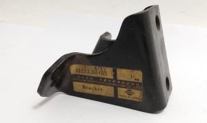 ENGINE MOUNTING