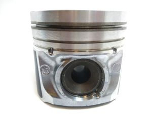 PISTON WITH PIN