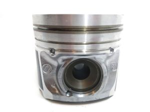 PISTON WITH PIN
