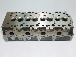 CYLINDER HEAD TOYOTA 5L