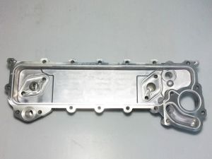 TAPA RADIADOR ACEITE ISUZU 4HF1 NEW