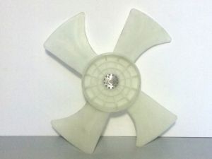PALETA DE VENTILADOR NISSAN SENTRA  IZQUIERDA