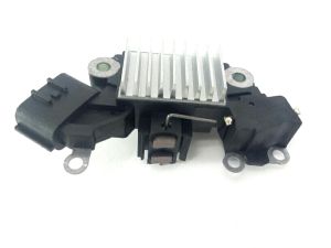 REGULADOR DE VOLTAJE NISSAN MAXIMA A32