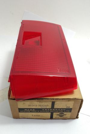 REAR LENS