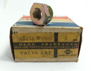 VALVE COVER