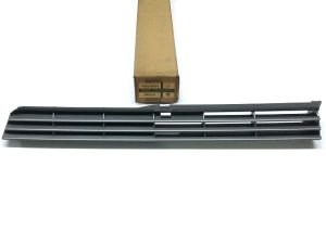 GRILLE APRON LH