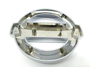 EMBLEMA DELANTERO NISSAN 