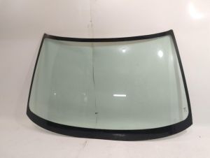 GLASS-FRONT WINDSHIELD