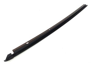 MOULDING WINDSHIELD RH