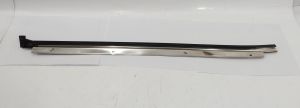 WINDSHIELD MOLDING