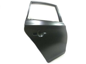 PUERTA TRASERA DER NISSAN SENTRA 2015+