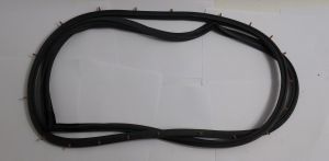 WEATHERSTRIP REAR DOOR RH