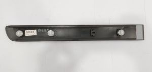 SIDE MOLDING
