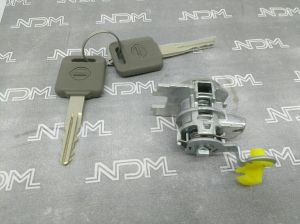 DOOR LOCK WITH KEY